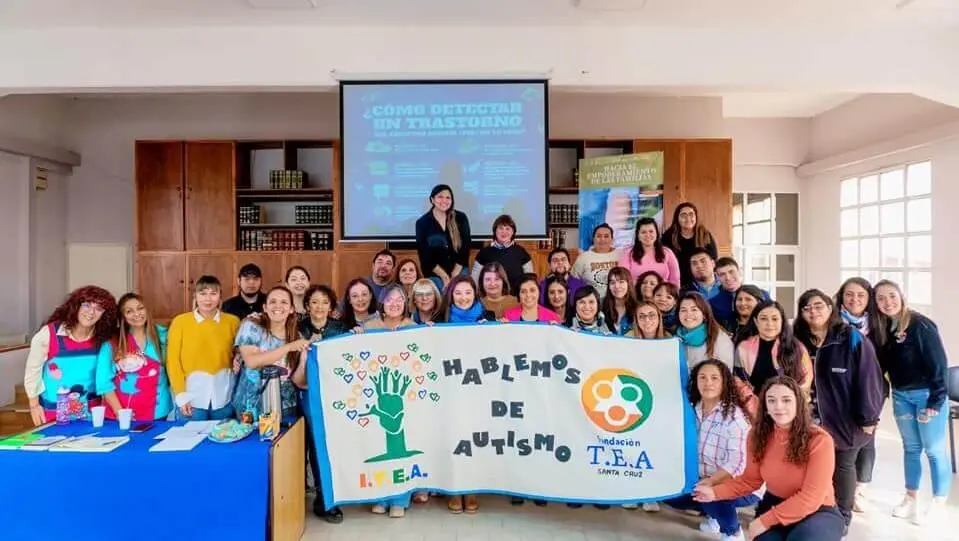 Taller Teórico Práctico ''Hacia el Empoderamiento de las Familias.'' Fundación TEA Santa Cruz